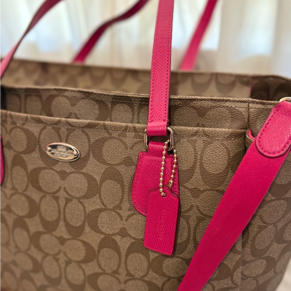 Coach Signature Canvas Tote Bag - Picture 3 of 4